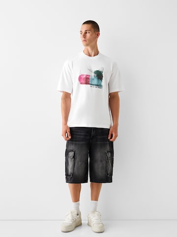 Tricou de la Bershka pe alb