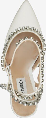 STEVE MADDEN Sandals in White