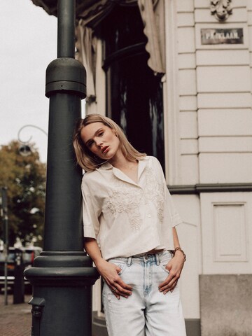 Honnête Atelier Blouse 'Clover' in Beige
