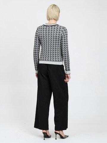 Influencer Πουλόβερ σε λευκό