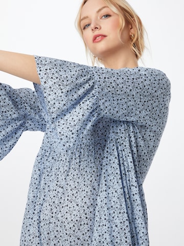 Robe 'Berna Amber' Kaffe en bleu