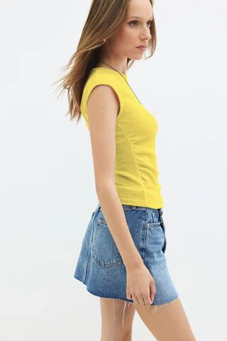 No Matter What Shirt in Gelb