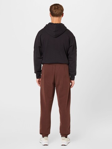 LEVI'S ® Tapered Hose 'Authentic Sweatpants' in Braun