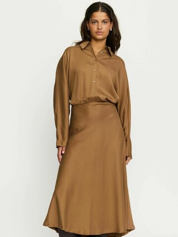 Soft Rebels Jurk 'Stormy' in Bruin: voorkant