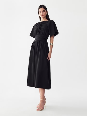 Rochie 'Penny' de la Willa pe negru