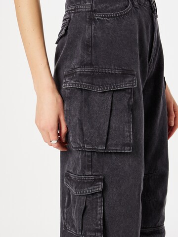 WEEKDAY Wide leg Jeans i grå