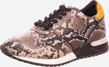 LA STRADA Sneakers in Brown: front