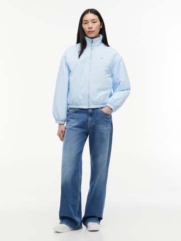 Tommy Jeans Overgangsjakke i blå