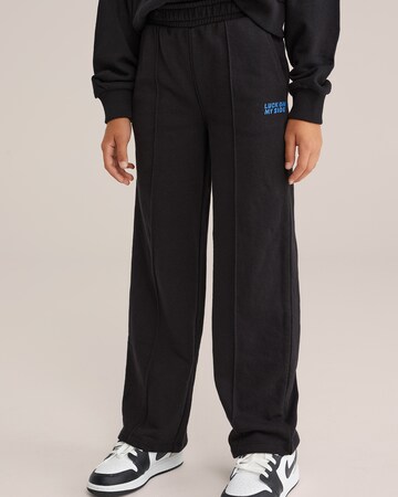 WE Fashion Regular Broek in Zwart: voorkant