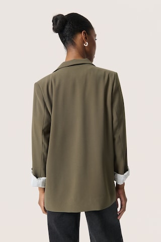 SOAKED IN LUXURY Blazer in Green