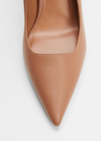 MANGO Pumps in Brown