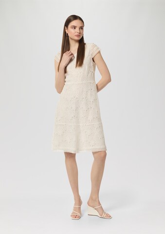 COMMA Καλοκαιρινό φόρεμα σε λευκό: μπροστά