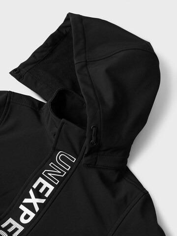 NAME IT - Casaco funcionais 'NKMALFA08' em preto