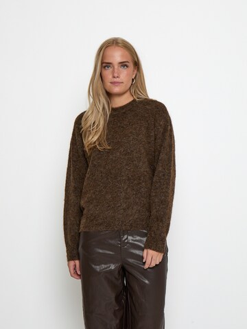 Peppercorn Sweater 'Sylvie' in Brown: front