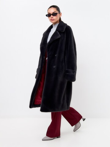 CESARE GASPARI Winter coat in Black