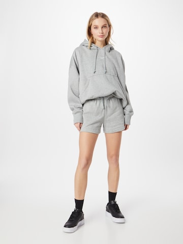 Nike Sportswear Normální Kalhoty 'Club Fleece' – šedá