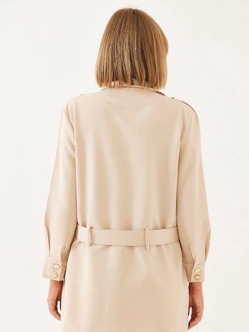 Cappotto di mezza stagione di Bianco Lucci in beige