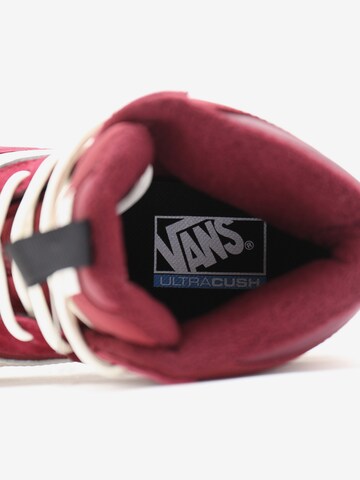 Sneaker alta 'UA UltraRange EXO Hi MTE-1' di VANS in rosso