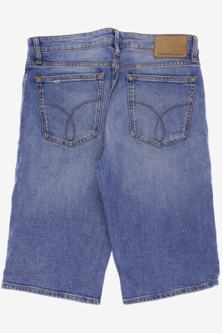 Calvin Klein Jeans Shorts in 32 in Blue