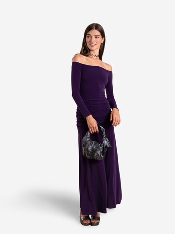 THE-ARE - Vestido de noche en lila: frente