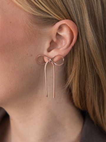 Orecchini 'Bow' di PURELEI in oro