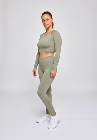 SNOCKS Skinny Workout Pants in Green