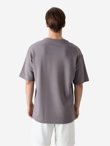 Tommy Life - Camisa 'T-Shirts' em cinzento