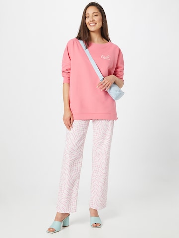 Femi StoriesSweater majica 'RIA' - roza boja