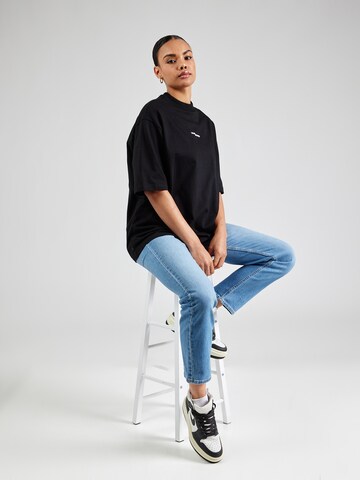 Love Scars T-Shirt in Schwarz