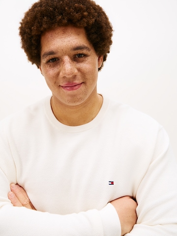 Tommy Hilfiger Big & Tall - Jersey 'ESSENTIAL' en amarillo