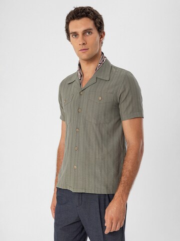 Coupe regular Chemise Antioch en vert