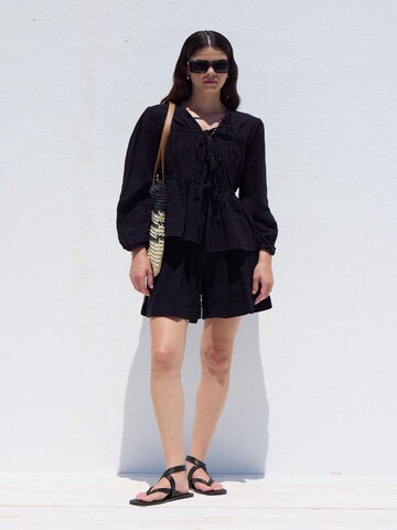 MANUKA Blouse in Black