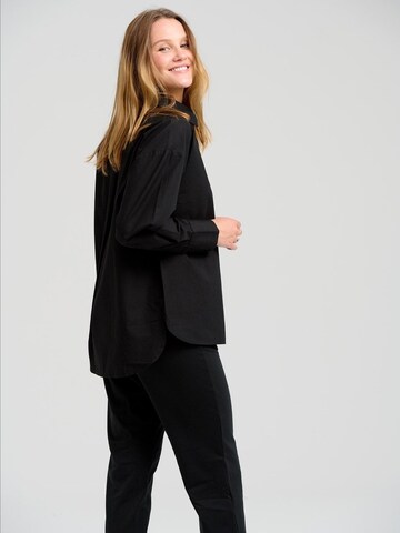 TEESHOPPEN Blouse in Black