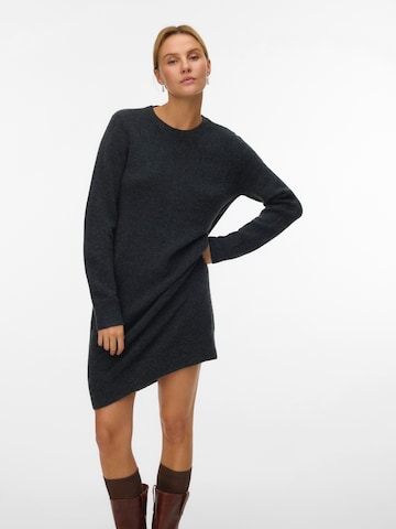 VERO MODA Úpletové šaty 'VMBOOM' – šedá: přední strana