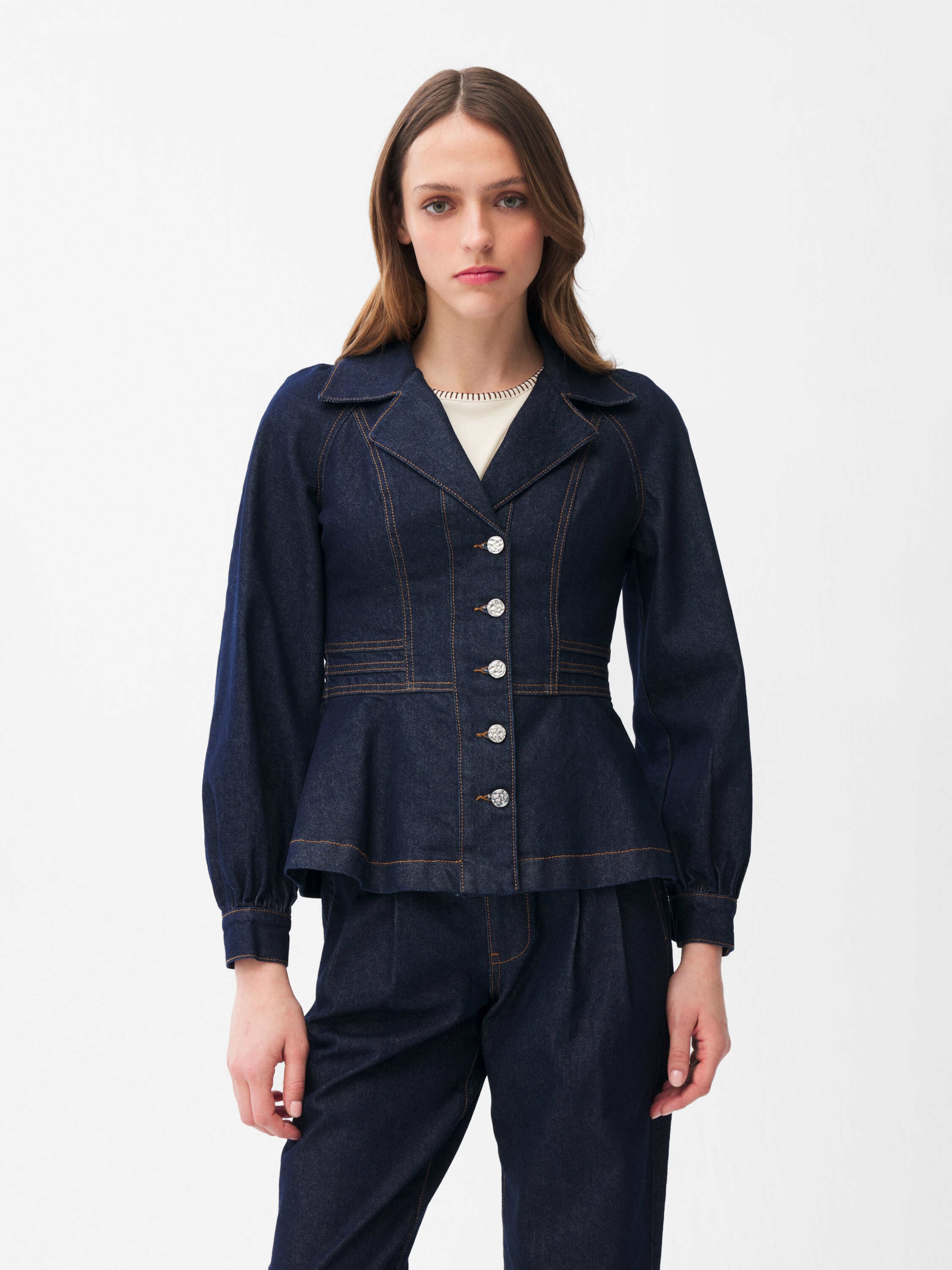 adl Between-Season Jacket in Blue: front