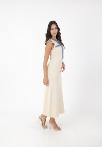 Abito in maglia di Elara in beige