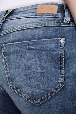 Slimfit Jeans de la Soccx pe albastru