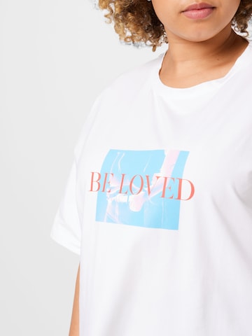 NU-IN Plus T-shirt 'Be Loved' i vit