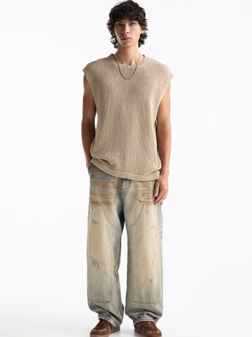 Pullunder de la Pull&Bear pe bej