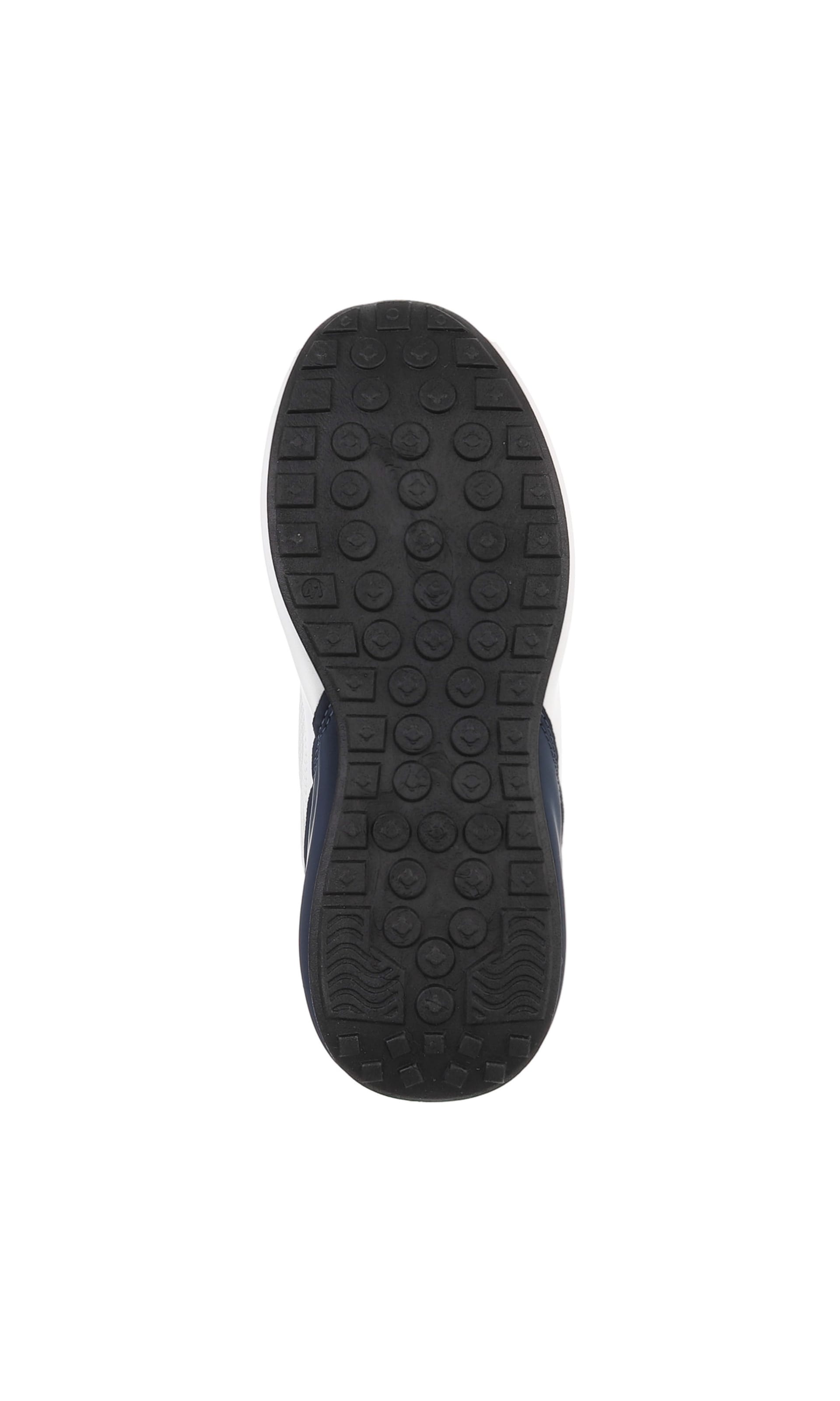 CoolWalk Sneakers in Black