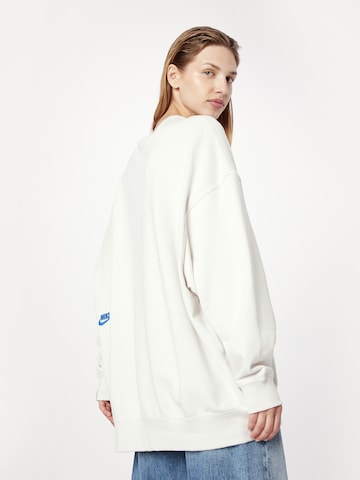 Sweat-shirt Nike Sportswear en blanc