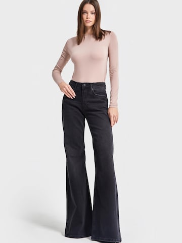 IT'S BASIC Flared Jeans 'Flare Mid Rise Jeans' in Black