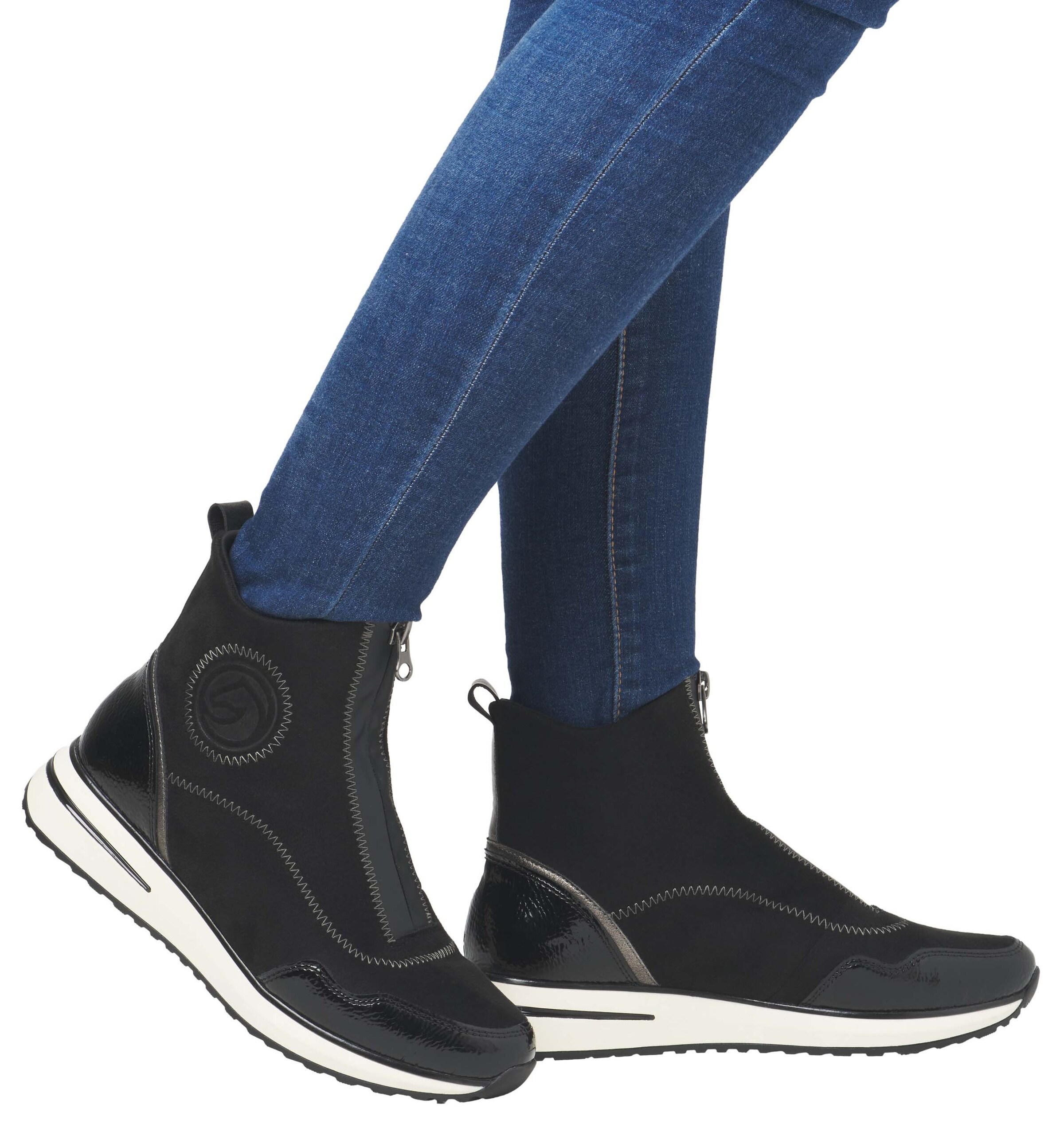 Slip on REMONTE en noir : devant