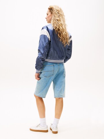 Tommy Jeans Демисезонная куртка в Синий