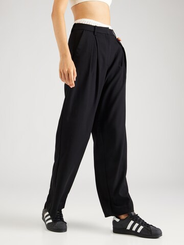 WEEKDAY Wide leg Pleat-Front Pants 'Zia' in Black: front