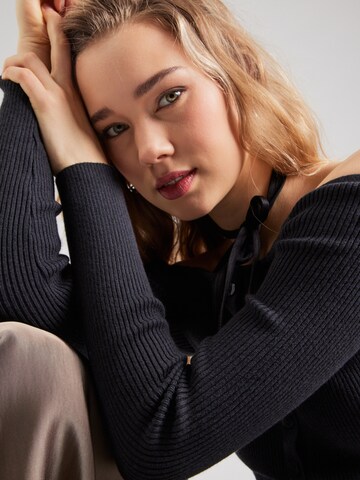 Abercrombie & Fitch Kardigan – černá