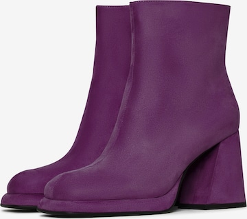 CESARE GASPARI Ankle Boots in Lila