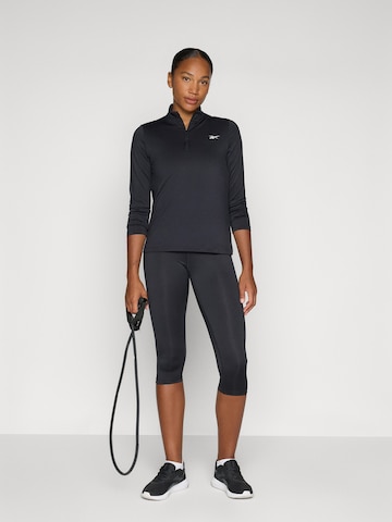 Reebok - Camiseta funcional en negro