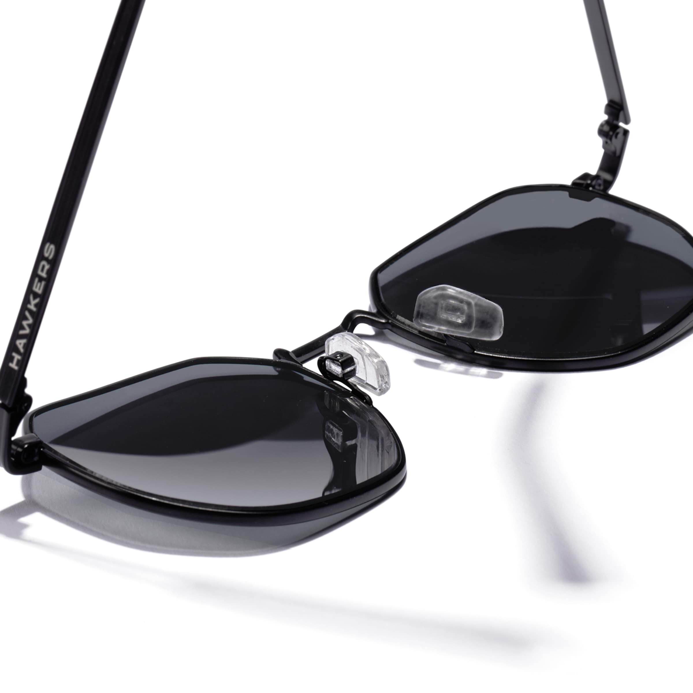 HAWKERS Слънчеви очила 'Sixgon' в черно