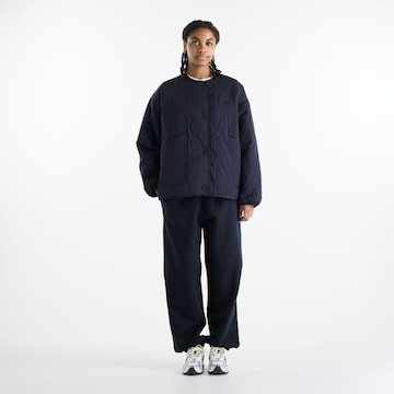 new balance - Chaqueta de entretiempo 'Quilted Bomber' en azul